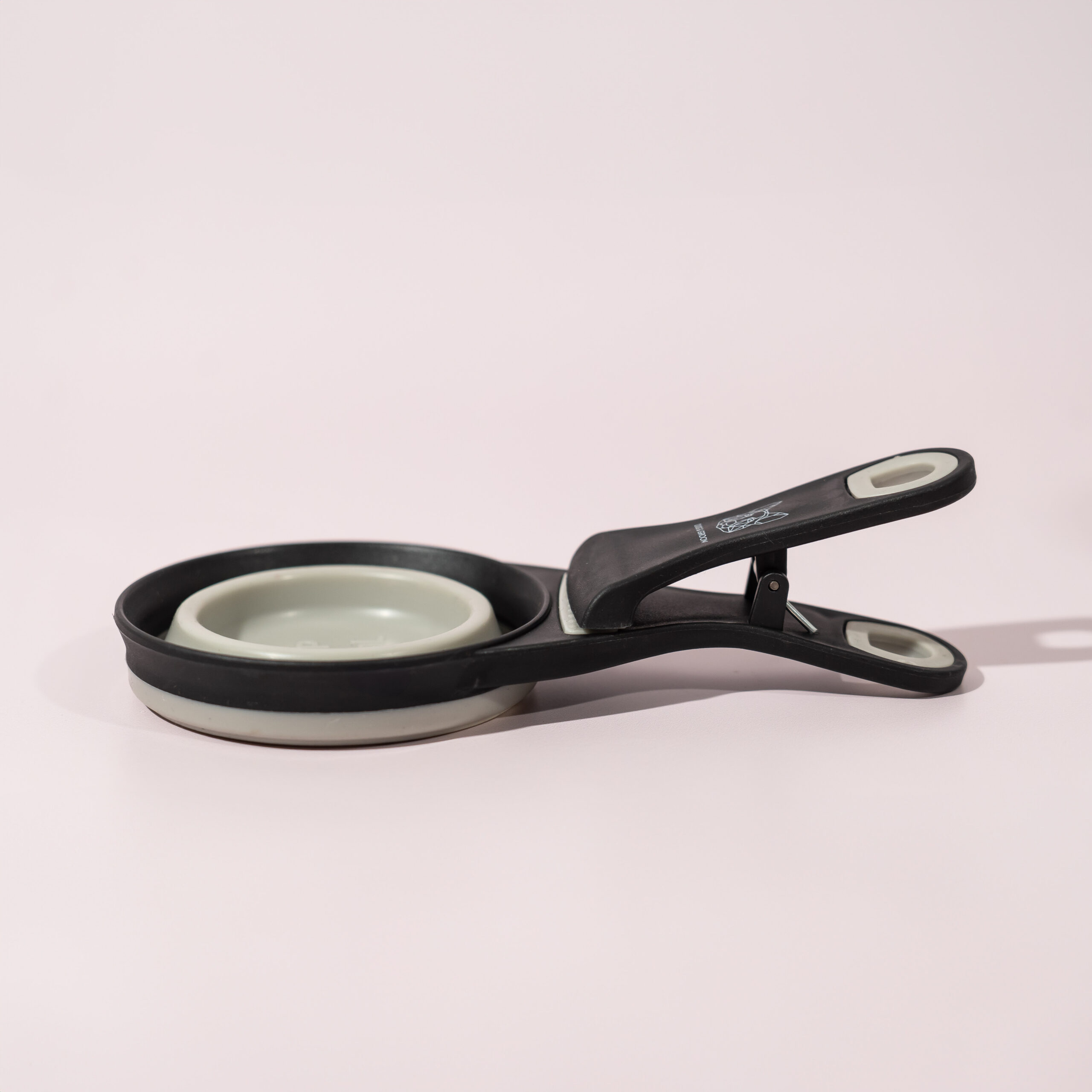 Collapsible Silicone Pet Food Scoop & Bag Clip - Image 4