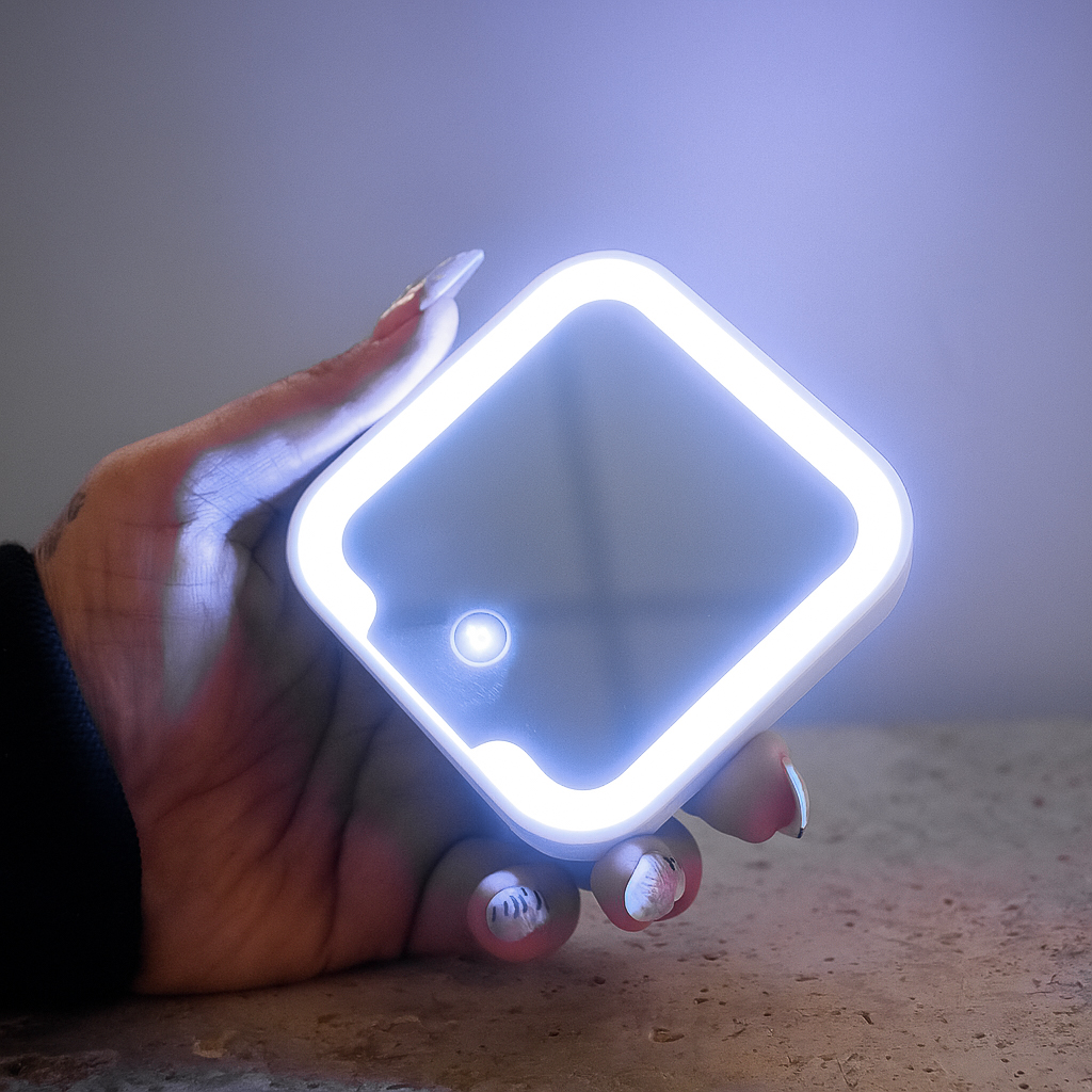 Glow Compact Mirror with LED - Image 6